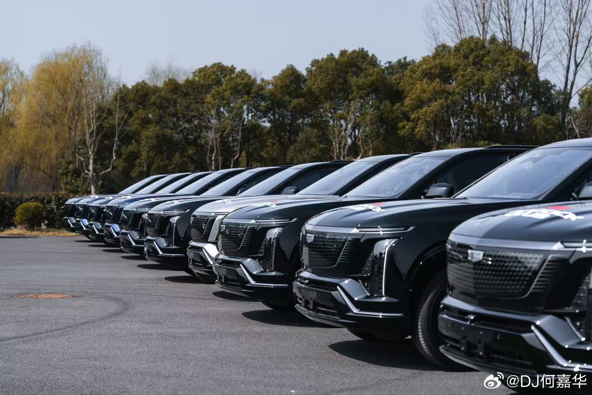 虽然没有在F1，不过还是帮大家了解到，刚发布的凯威德为所有F1车队车手和赛事嘉宾