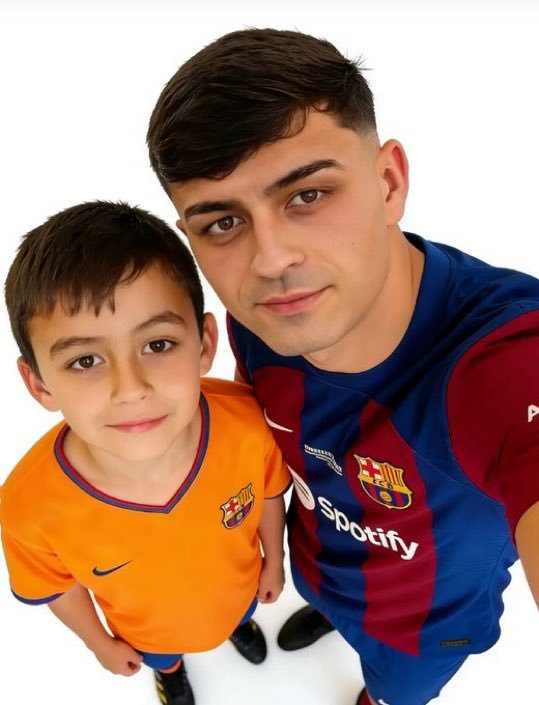 AI让佩德里与小时候的自己合个影❤️💙巴萨热点现场至死不渝红蓝魂