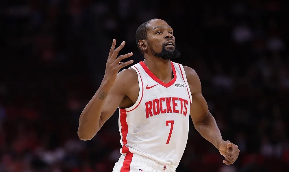 休斯顿火箭目前正处于势不可挡的状态，凭借昨日对阵太阳时完成的21分惊天逆转，球队