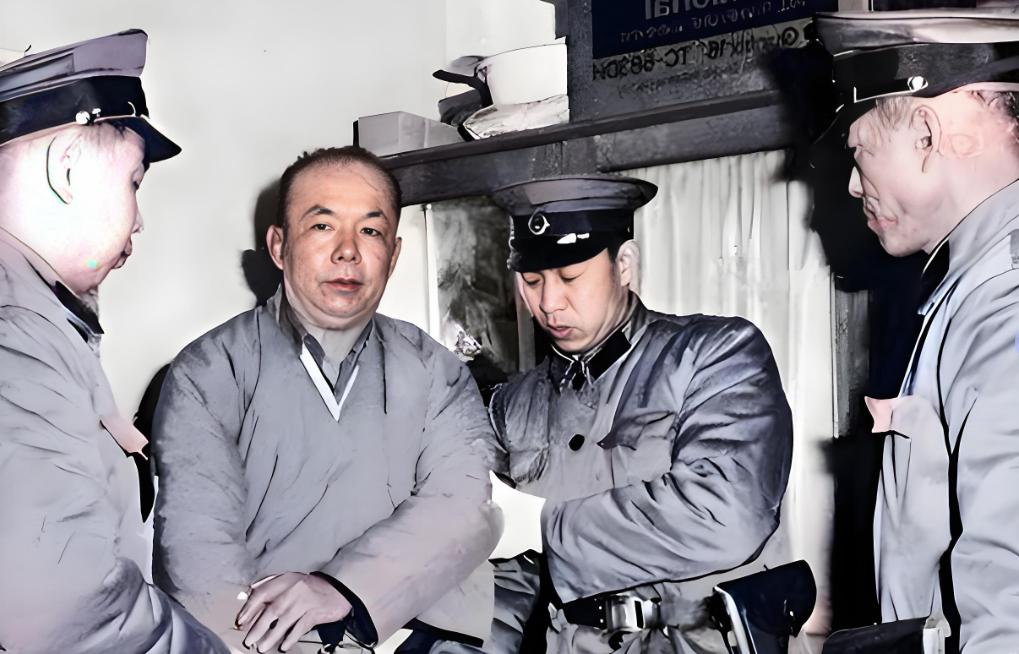 这个军统老特务，靠着极强的隐蔽性和欺骗性，在大陆潜伏了36年，他的被捕在当年是一