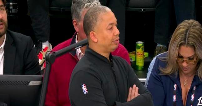 赢了还发火？对，泰伦·卢就这脾气。
 
1月22号，快船112-104把湖人按在