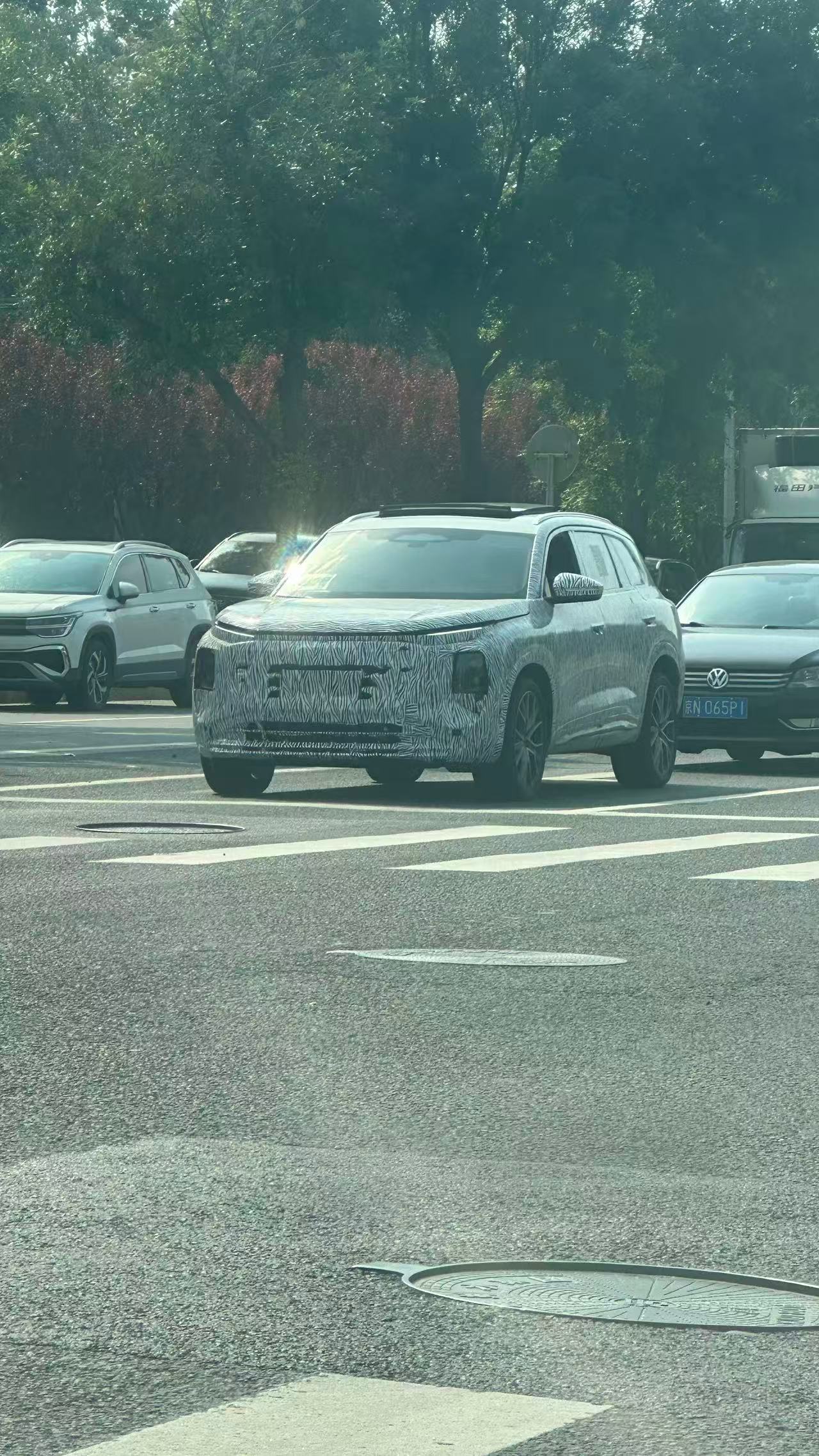 豪车超跑[超话]  全新奥迪Q7？还是SQ7？ ​​​