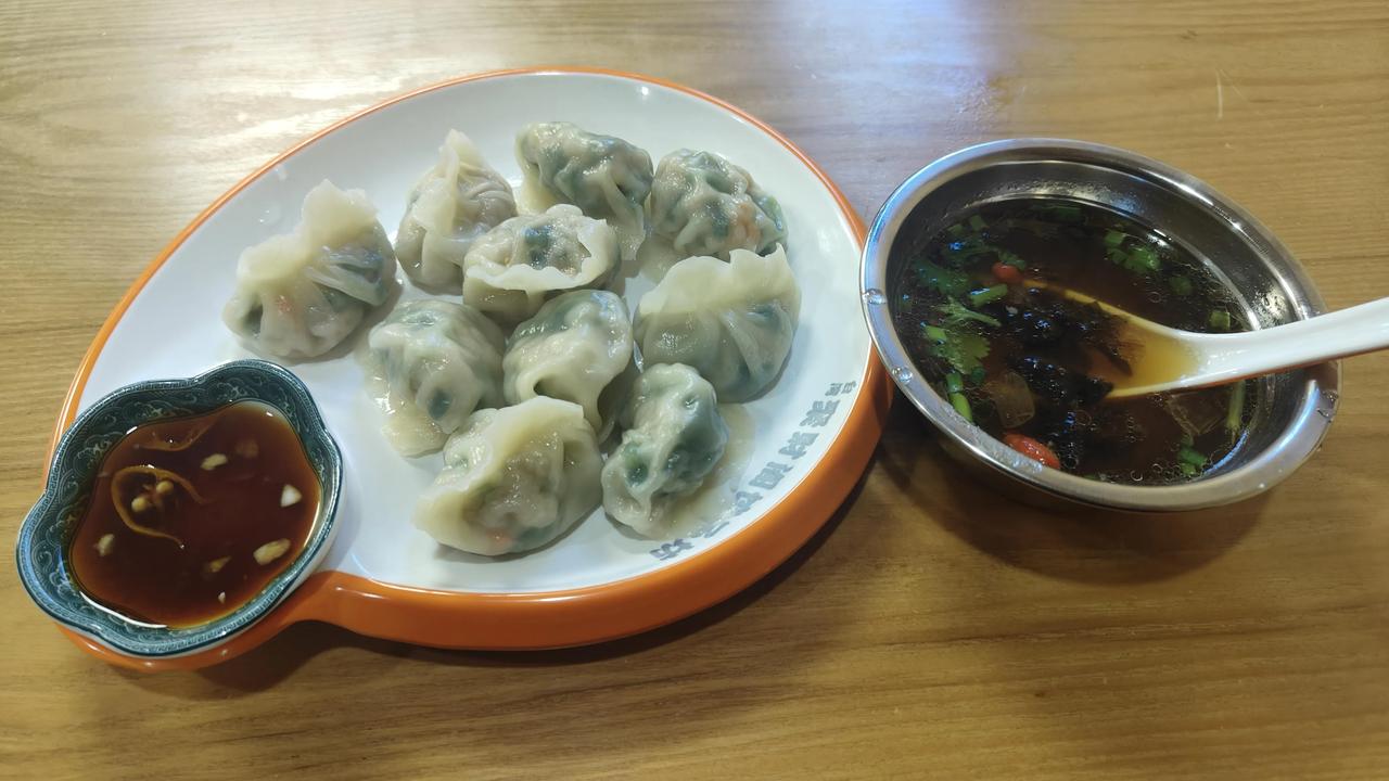 这就是南方的一份饺子
经常看到南北差异的，作为南方人在北方也待过好多年，以前在北