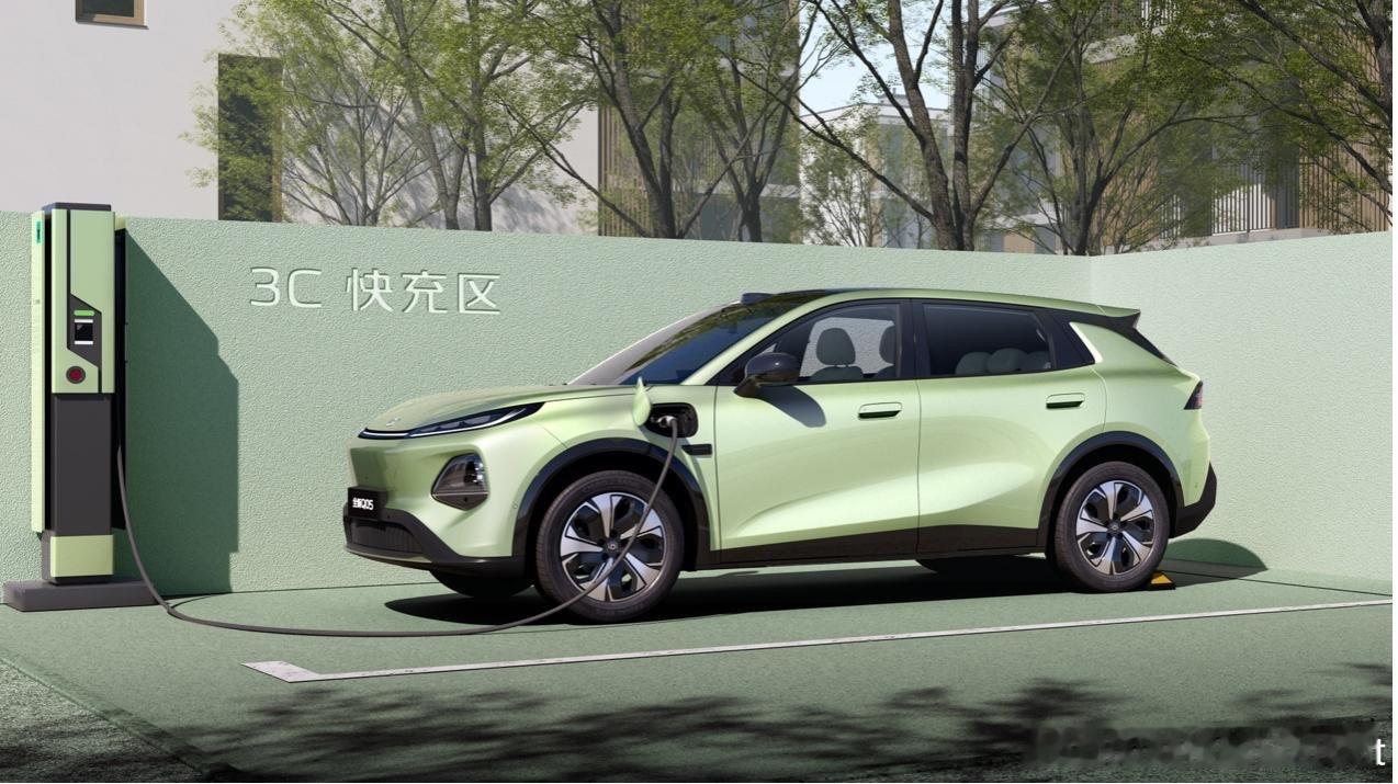 在本届广州车展上，长安启源全新Q05正式上市，作为10万以内唯一激光雷达纯电SU