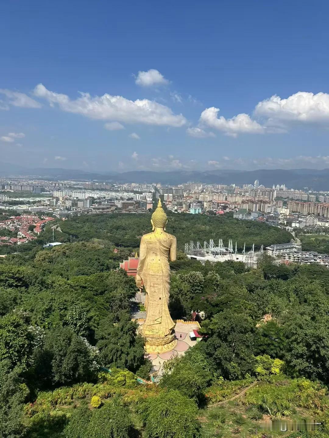 【今日要闻】
1.西班牙世纪洪灾致214死!有中国公民
2.紧急提醒!7天增千例