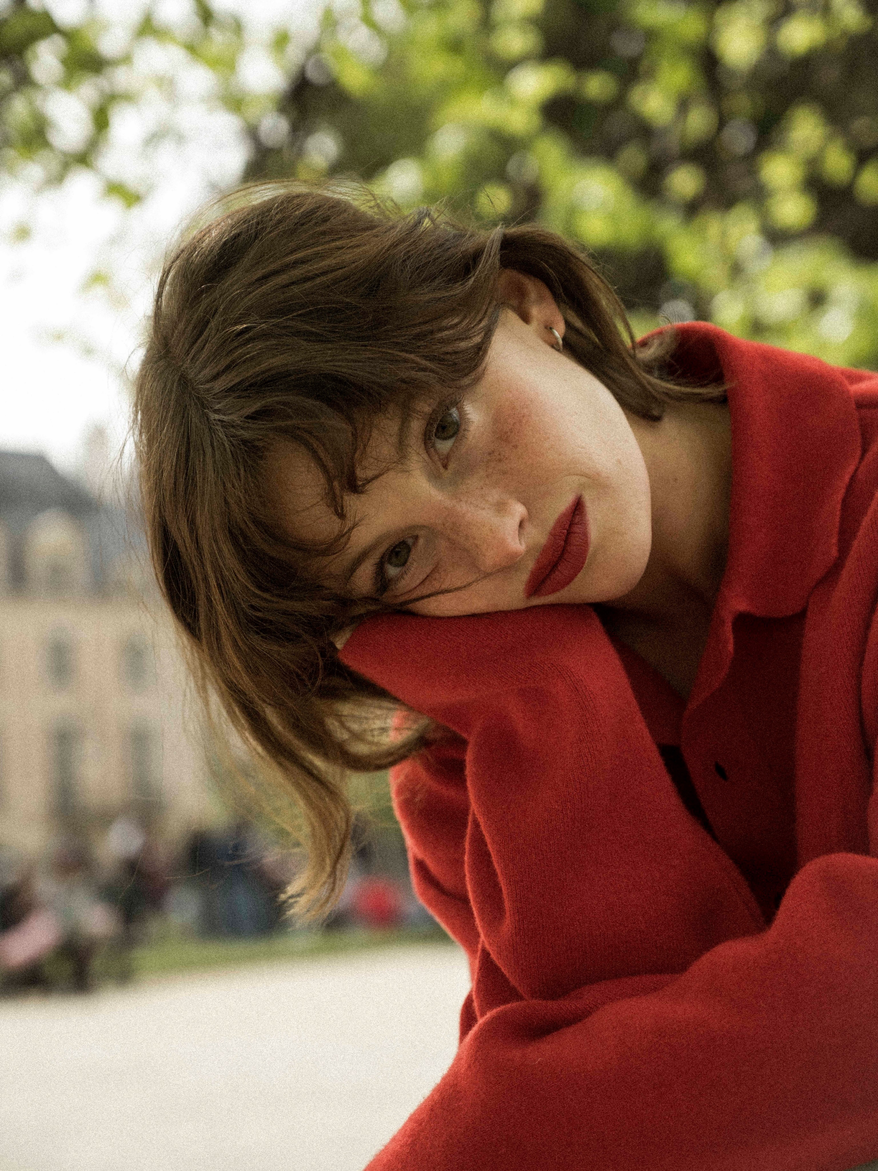 camille yolaine la vie en rouge ♥️📷 oli
