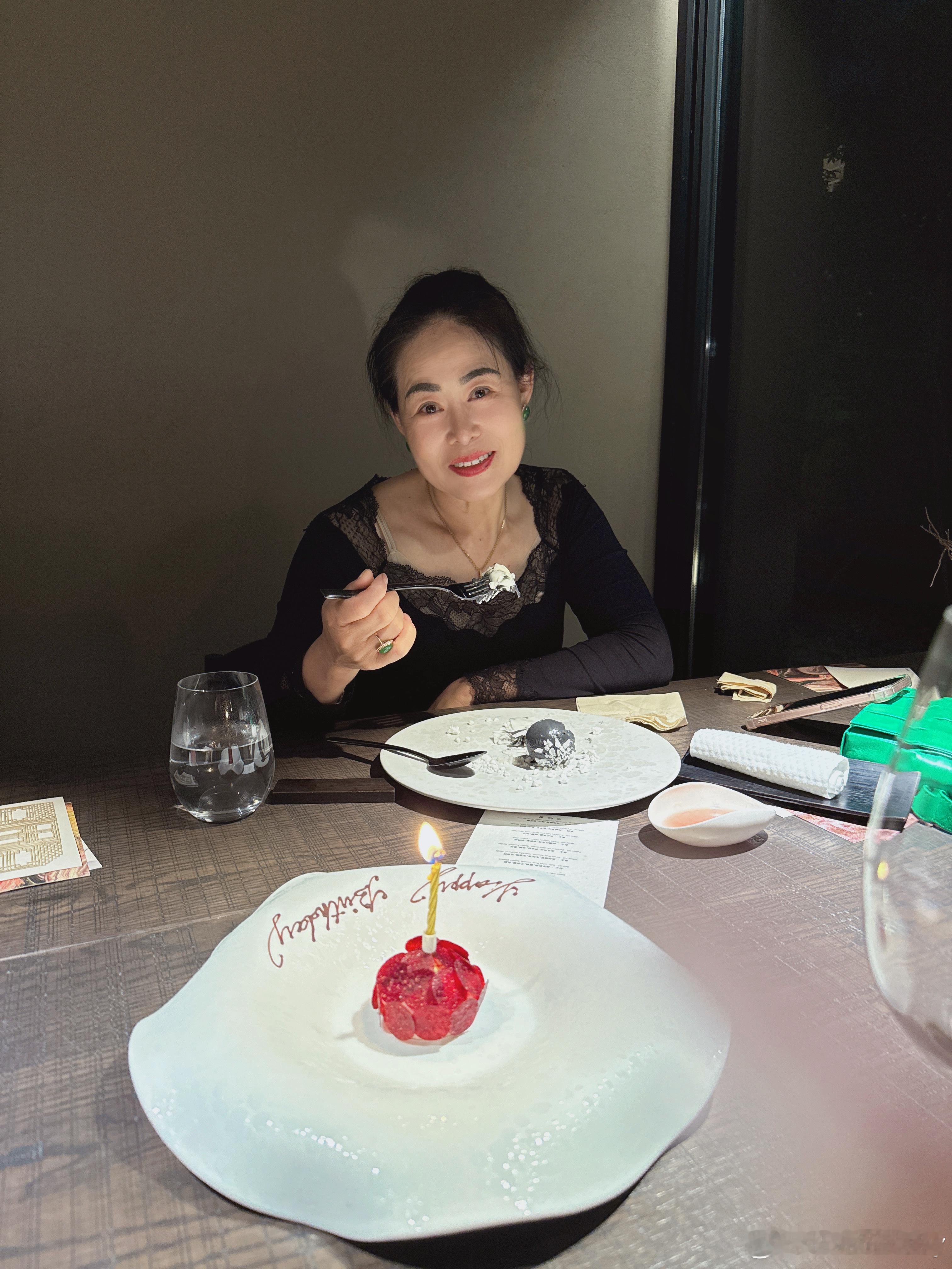 孙嘉璐[超话] 假期愉快😁 ​​​
