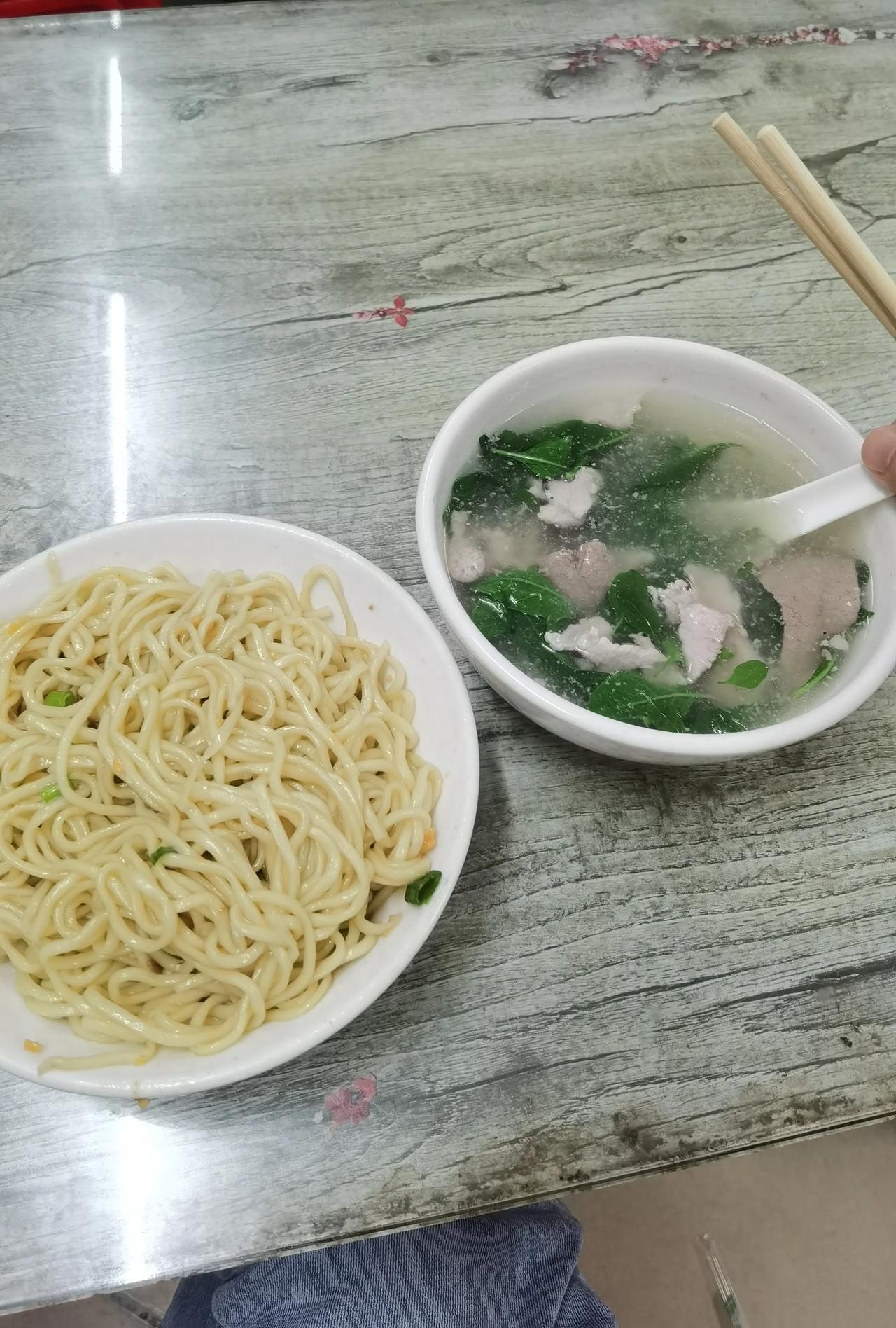 梅州特色餐，腌面+枸杞汤，一份15元！味道不错