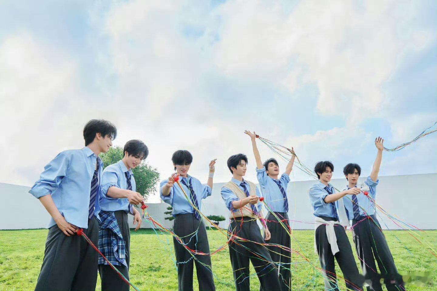 时代少年团已经18天没更新物料了真的很好奇他们最近的状态，到底什么时候才能等来新
