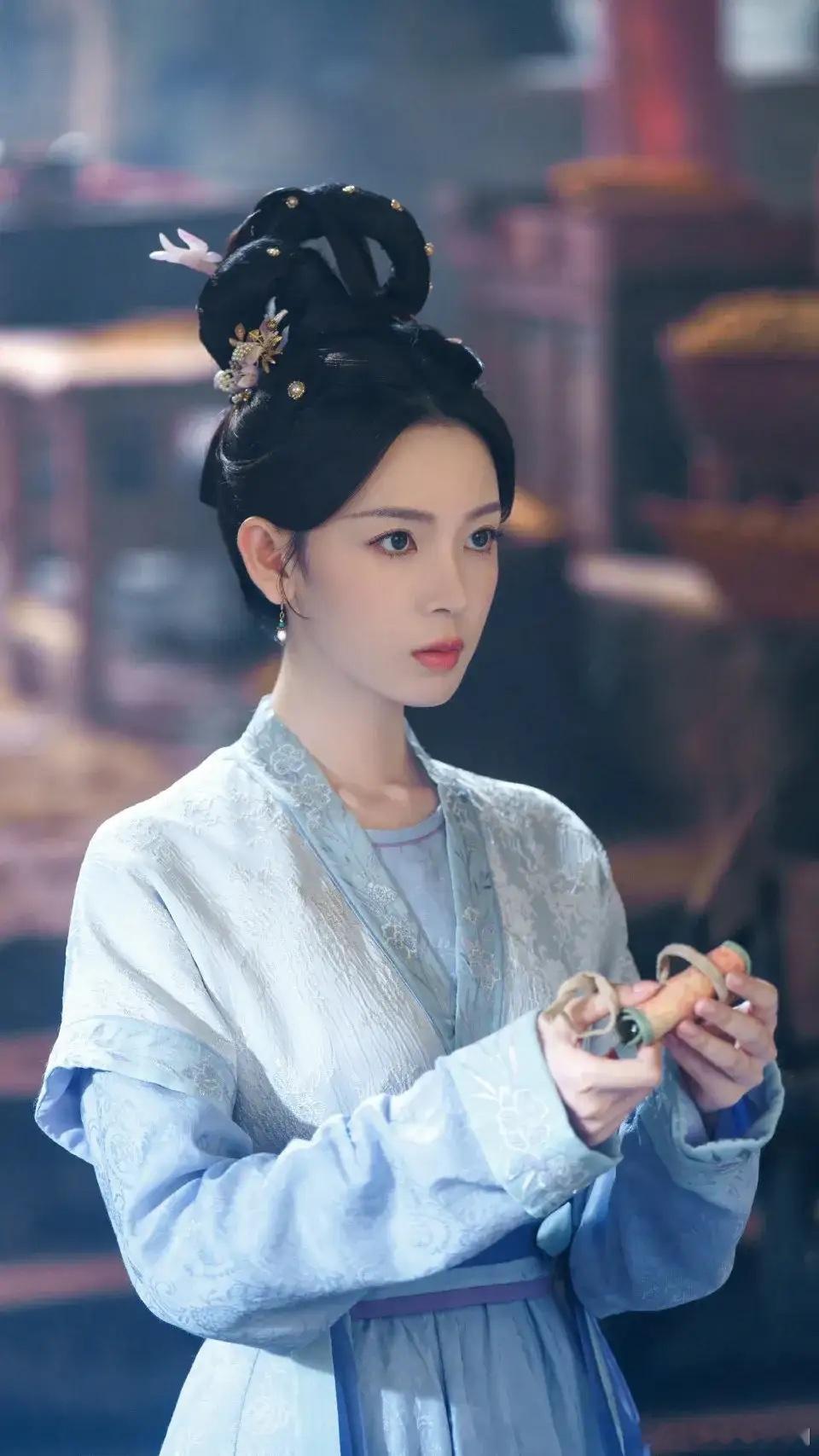 《颜心记》扑了一个大的，上线五天热度最高破8000…🥝真的不考虑一下自己的内部