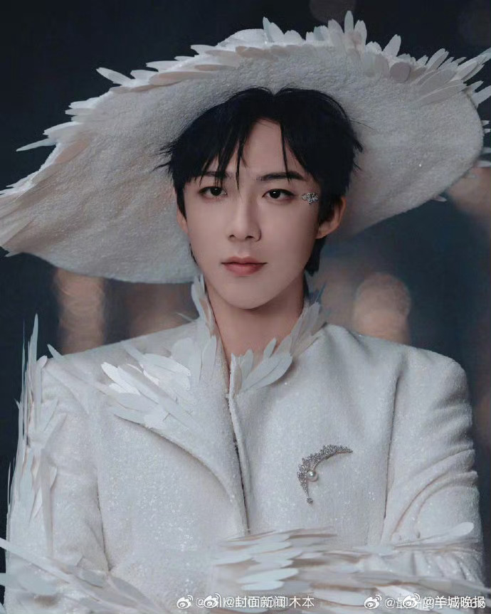 【#刘宇宁辟谣恋情传闻#：别造谣】#刘宇宁怒怼谣言#4月23日，发文辟谣恋情传闻