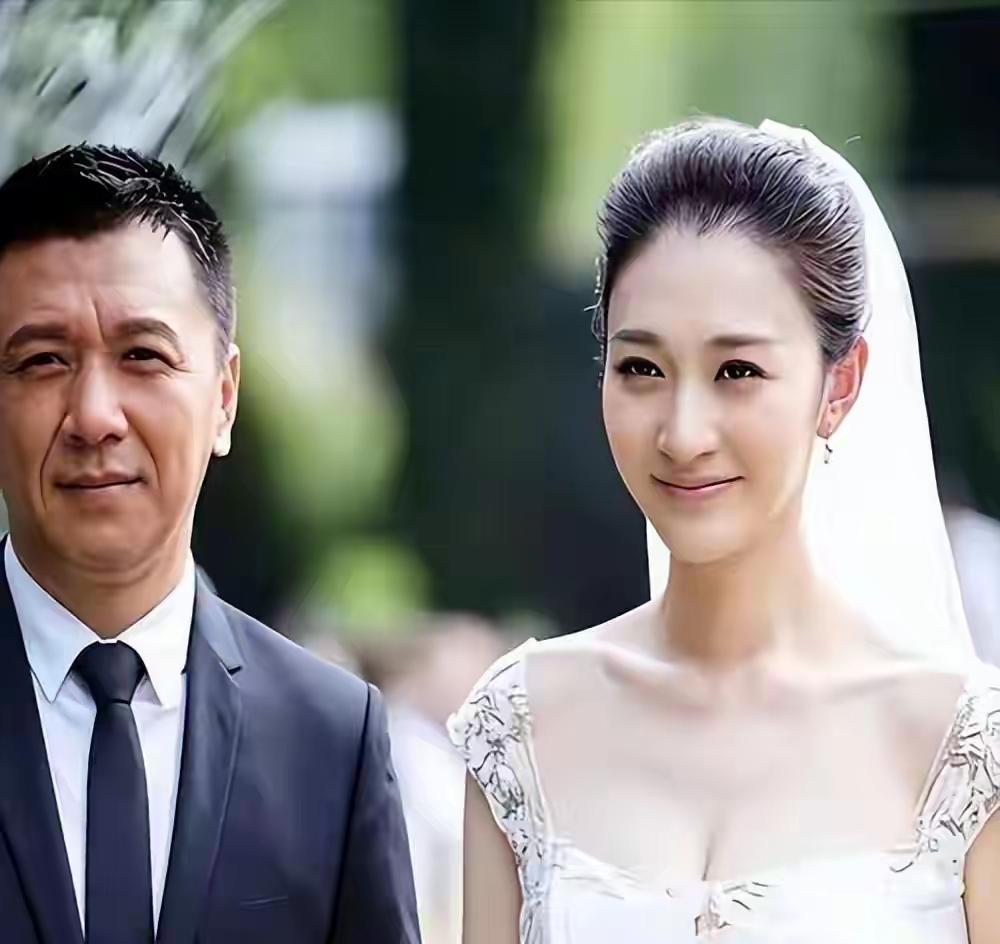 杨幂说“结果都那样”这句话的含金量还在上升。

什么用刀抵脖子，什么五个亿，结果