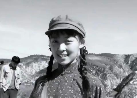 1969年，知青张梅香被公社副主任黄书良叫到办公室。从身后抱住了张梅香，嘴里念叨