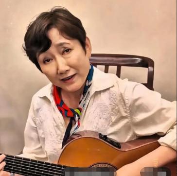 现在网上特别流行一句话：“只要不结婚不生娃，女人就能一直美下去。”很多人对这话深