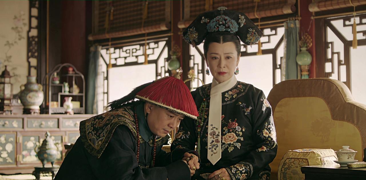 李莲英的三次"险棋"：哄醉慈禧求字，割肉救主，还敢改太后的错字？
 
晚清宫里的