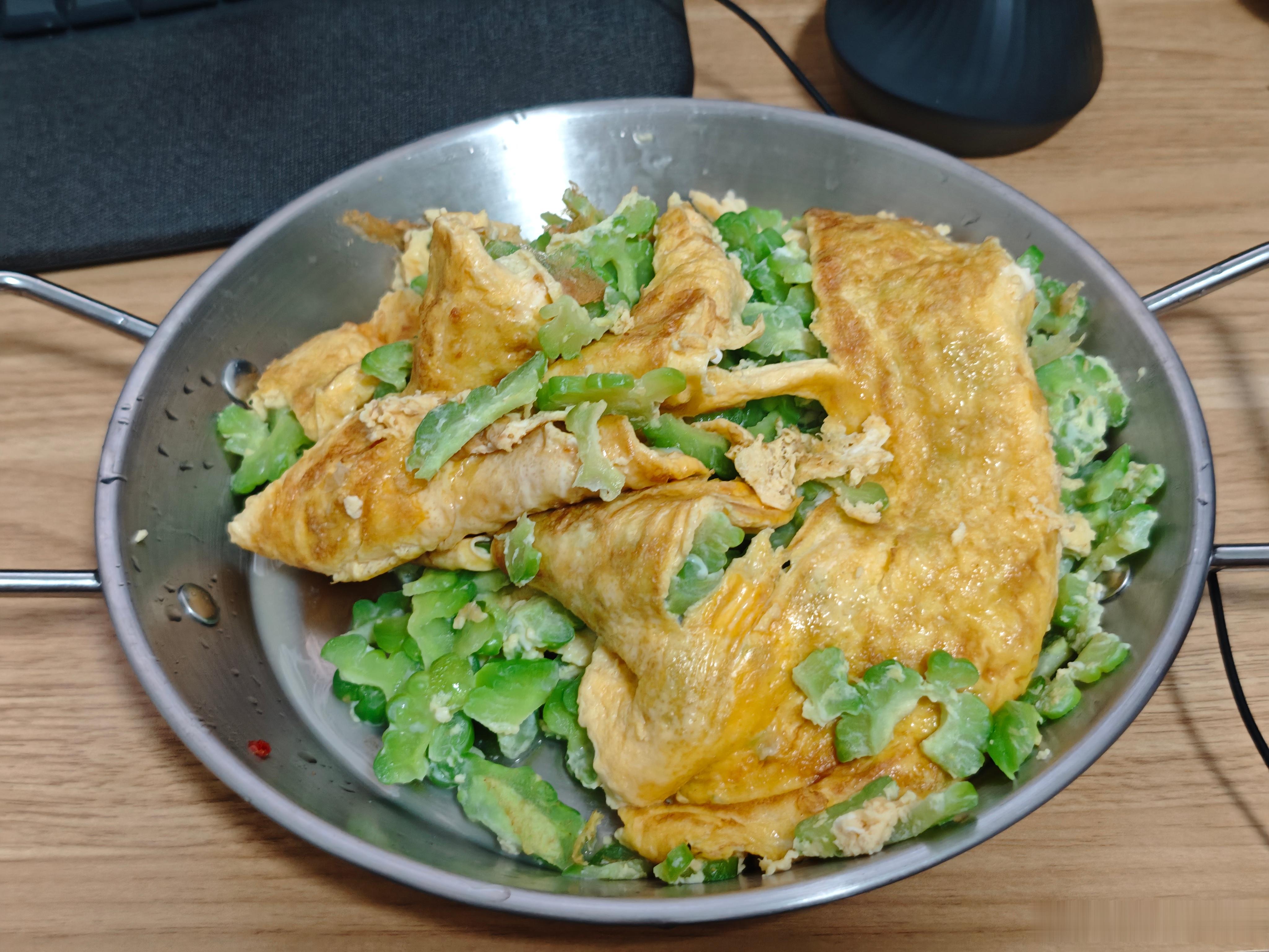 美味的苦瓜炒鸡蛋😍 