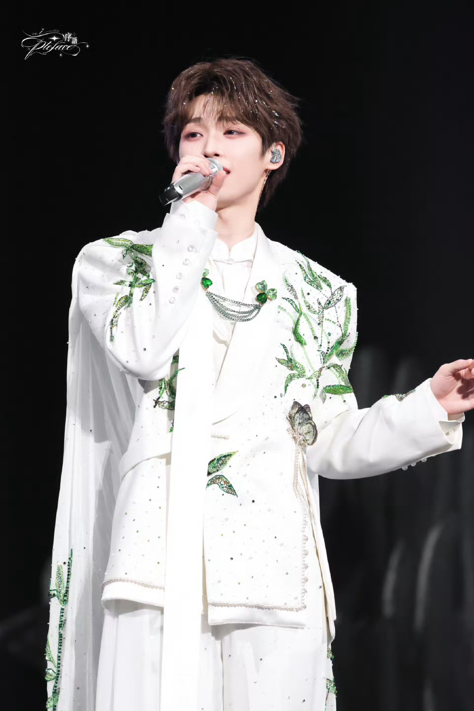 梓渝 zy梓渝未来可期 影响世界, 年轻的你我或许都该这样追求。