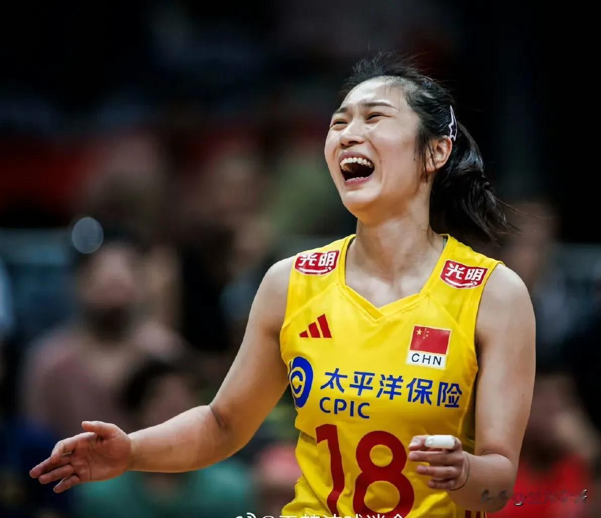 【王梦洁谈“饭圈文化”】中国女排 
正在福建漳州备战世锦赛的中国女排最佳自由人王