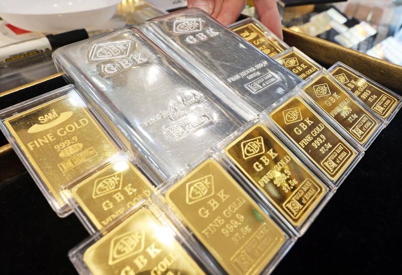 未来黄金会跌至350元吗? 未来黄金跌到350元？想得美！黄金可不是那么容易大幅