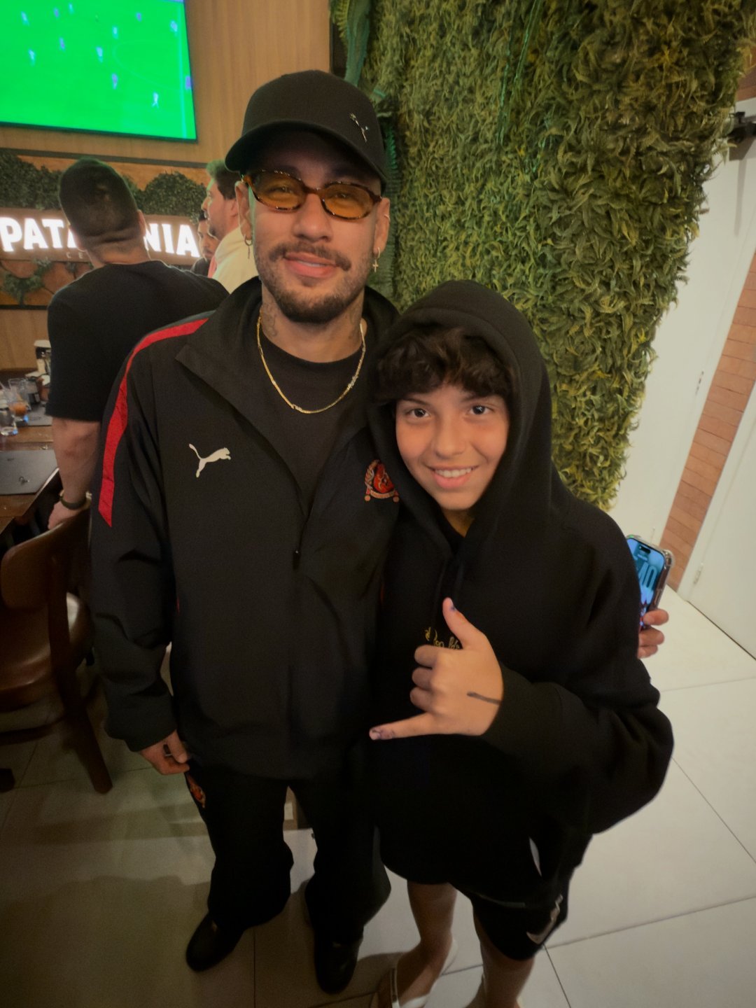 neymar[超话] 合影内马尔 ​​​