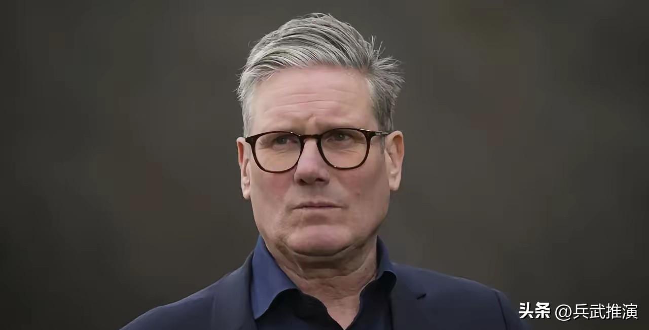 斯塔默批准英国海军拦截被认定为俄罗斯影子舰队的船只

英国这回想出头找事，真是让