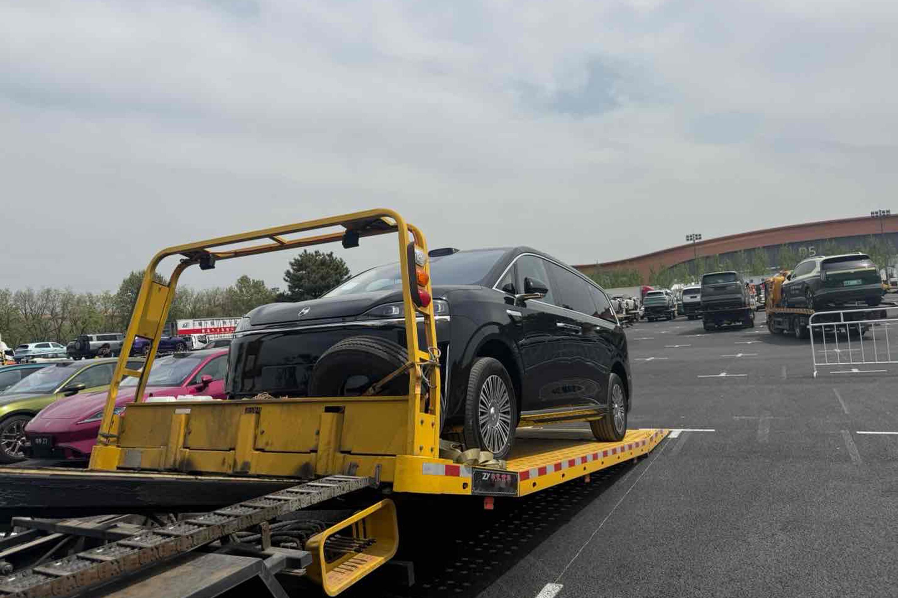 2026北京车展探馆直播进行中！新车热门车抢先看！现在看——智界V94月22日，