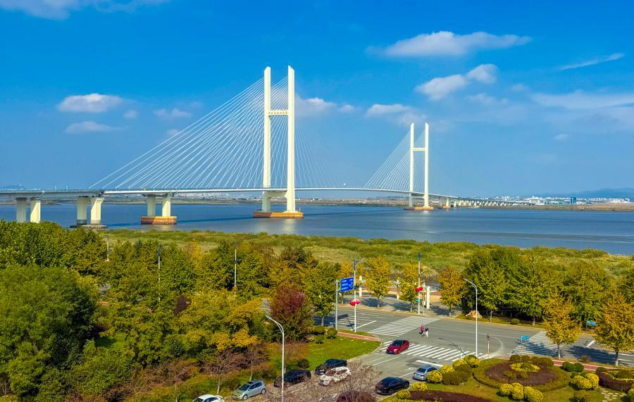 今日中朝新鸭绿江大桥开通！历经12年搁置，10月15日，中朝新鸭绿江大桥正式开通