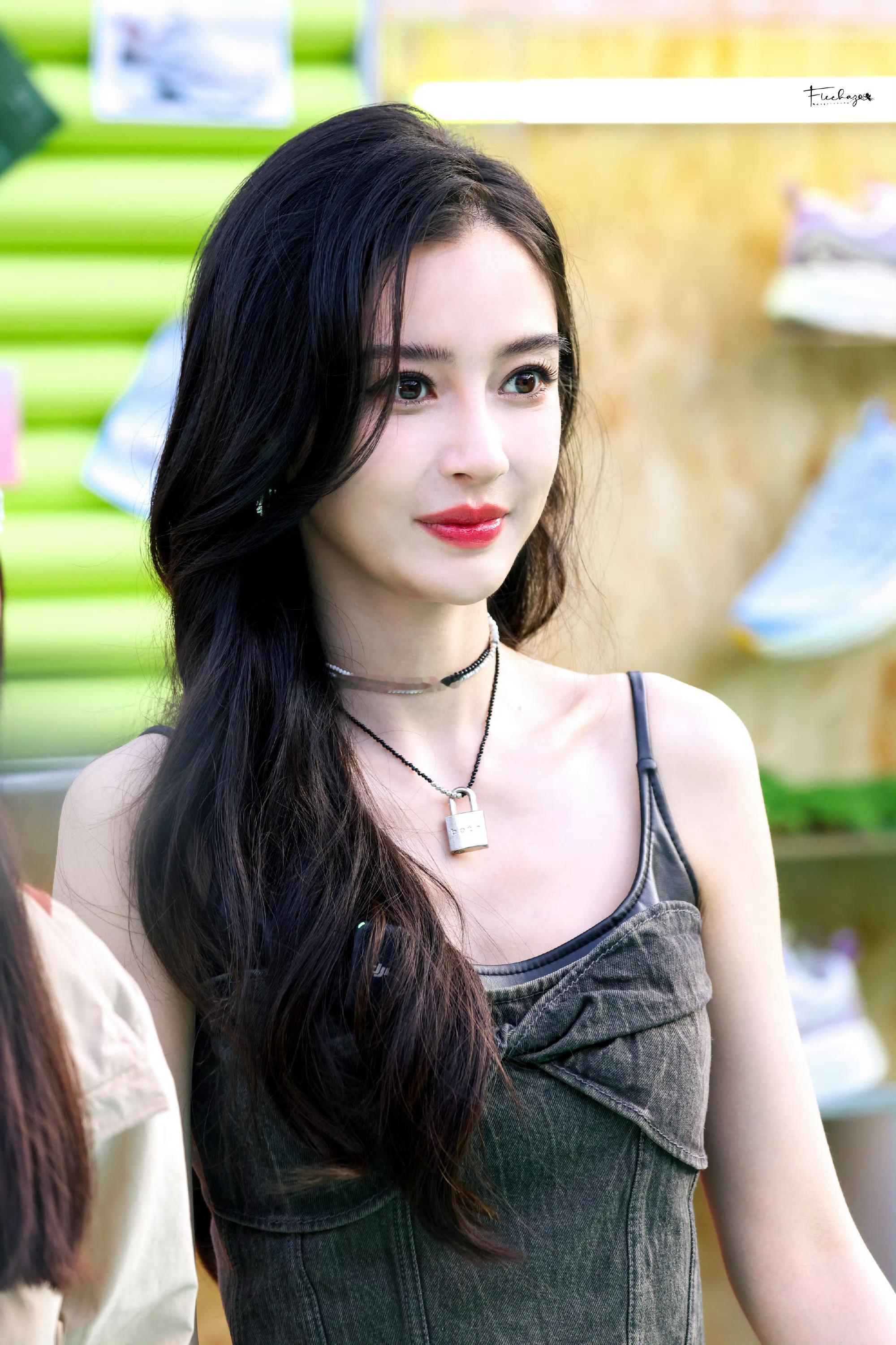 angelababy angelababy “晚风带着你的笑懵懵懂懂 有万分之一