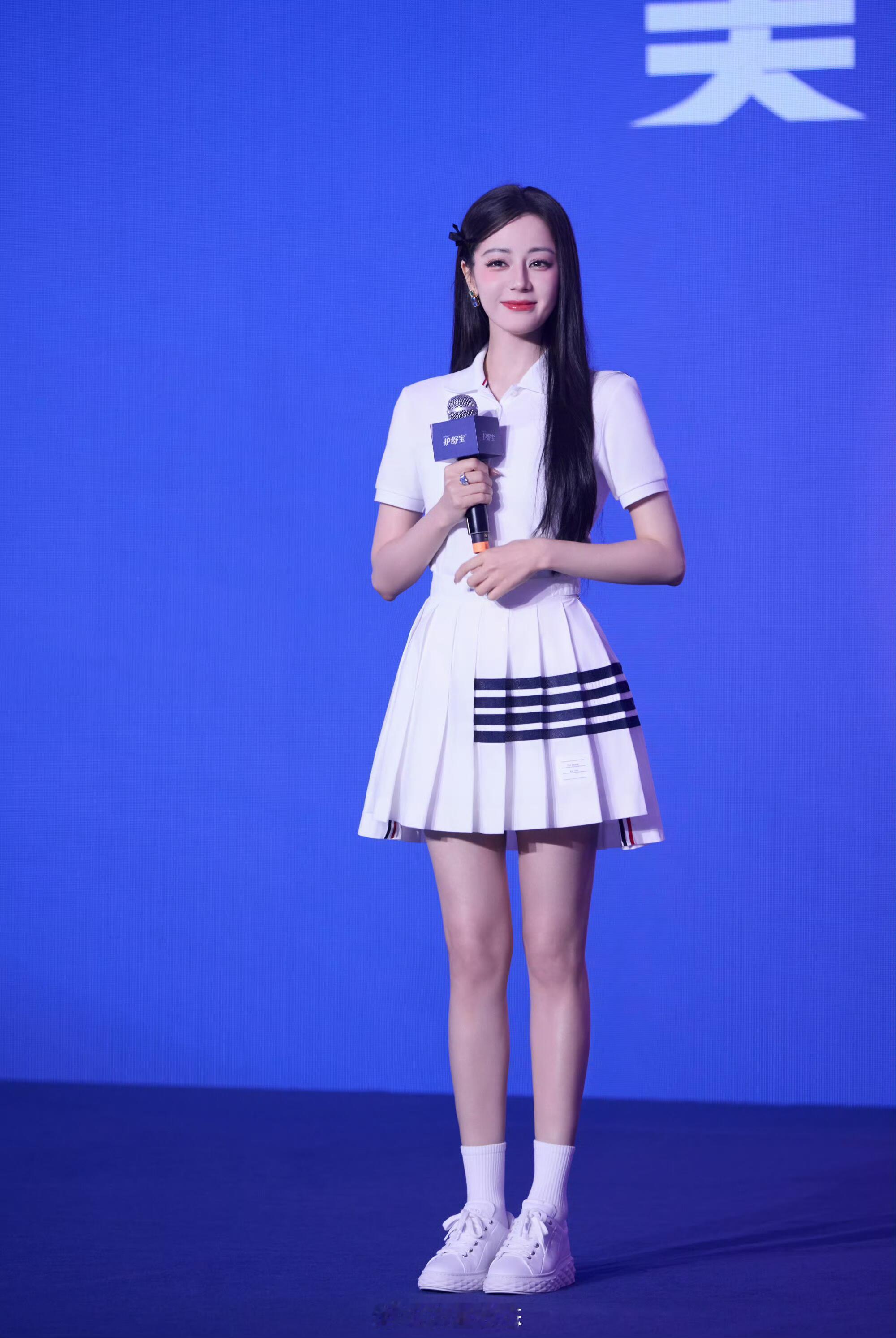 我的妈呀！！这腿这身材！！！！！ ​​​