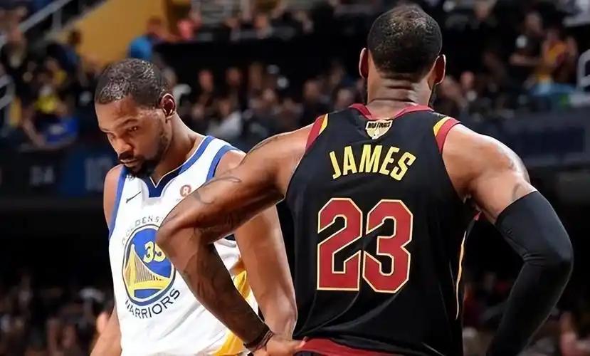 很多人说要交易八村，现在湖人这个球队


77是先锋，小李是副将，老詹是统帅，艾