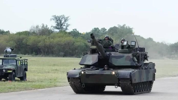 台军“最强战车”，指挥作战全靠吼？

被岛内吹上天的“地表最强战车”、台军的艾布