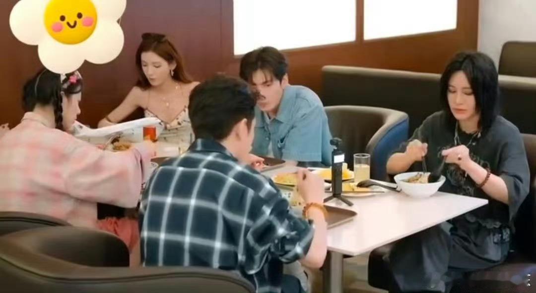 尚雯婕智性恋天菜尚雯婕真是智性恋天菜！表达能力真的是天花板级，精准、简洁、有力量
