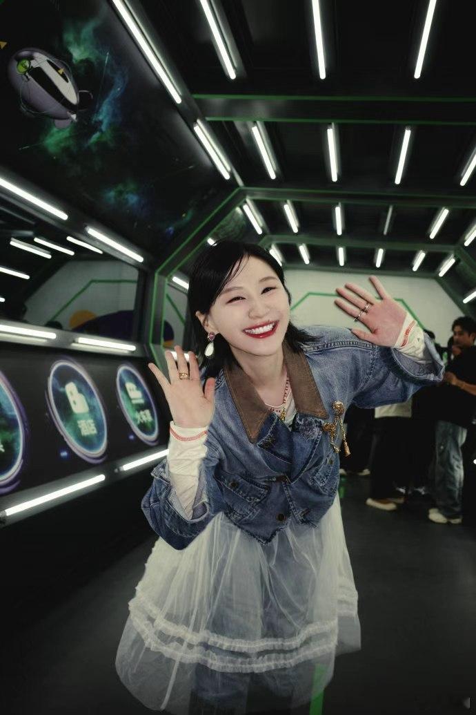 张凌赫给金靖的待遇张凌赫金靖友情 张凌赫金靖友情，张凌赫给金靖的待遇，谁懂吧金靖