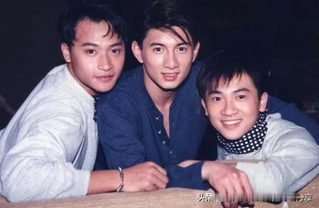 #娱乐# 当年，陈志朋给吴奇隆打电话，犹豫半天才说：“哥，你能借我100万吗？我