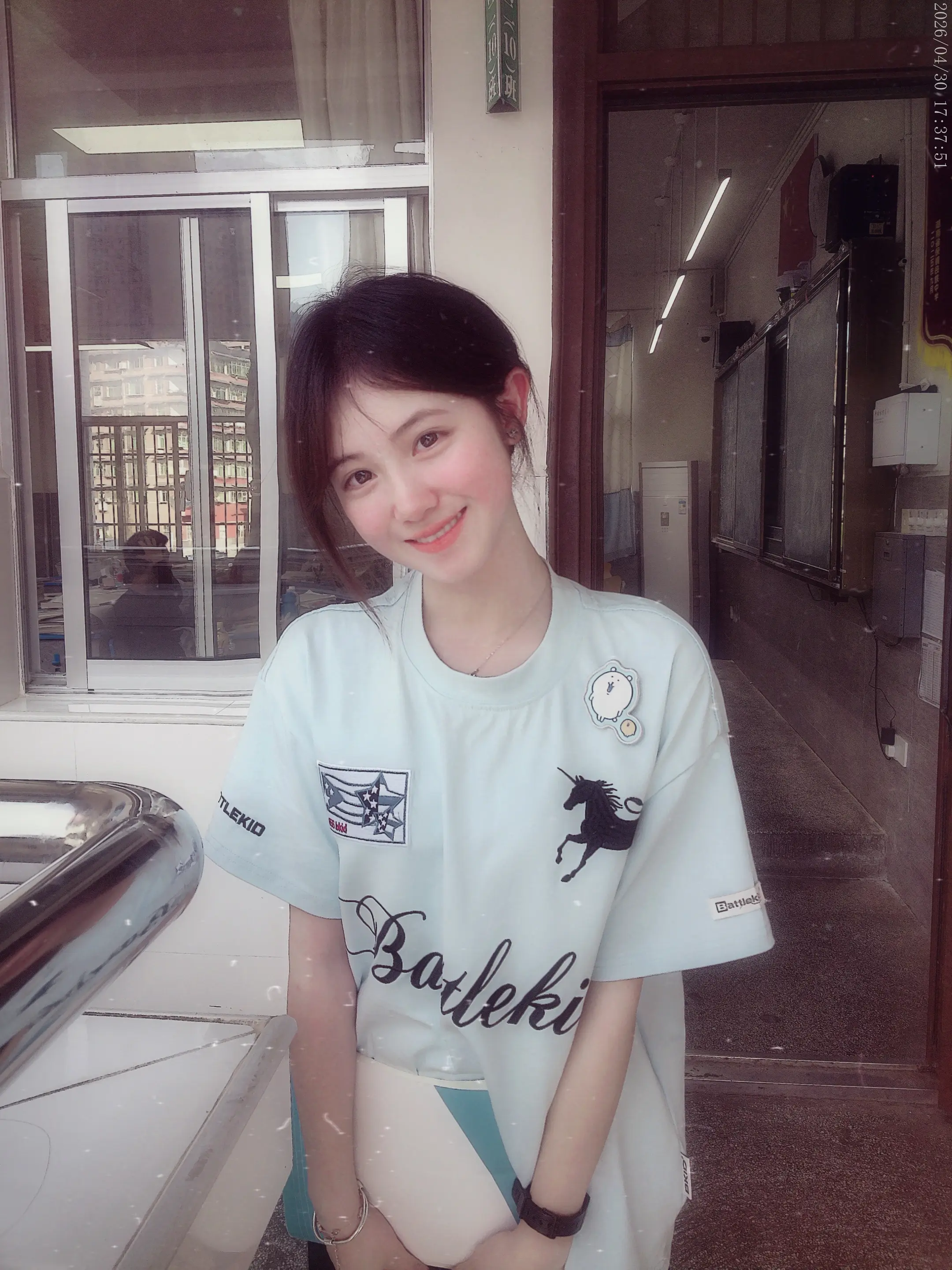 整个城市都睡着了 我们去散步吧