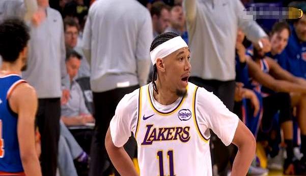 湖人赢球的隐形功臣，全场3投0中。
 
此前客场刚被尼克斯虐过，这次老詹伤缺，湖