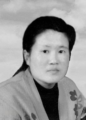 英雄女采油工罗玉娥：27岁孤身勇斗五名窃贼，用生命守护国家财产
 
1997年1