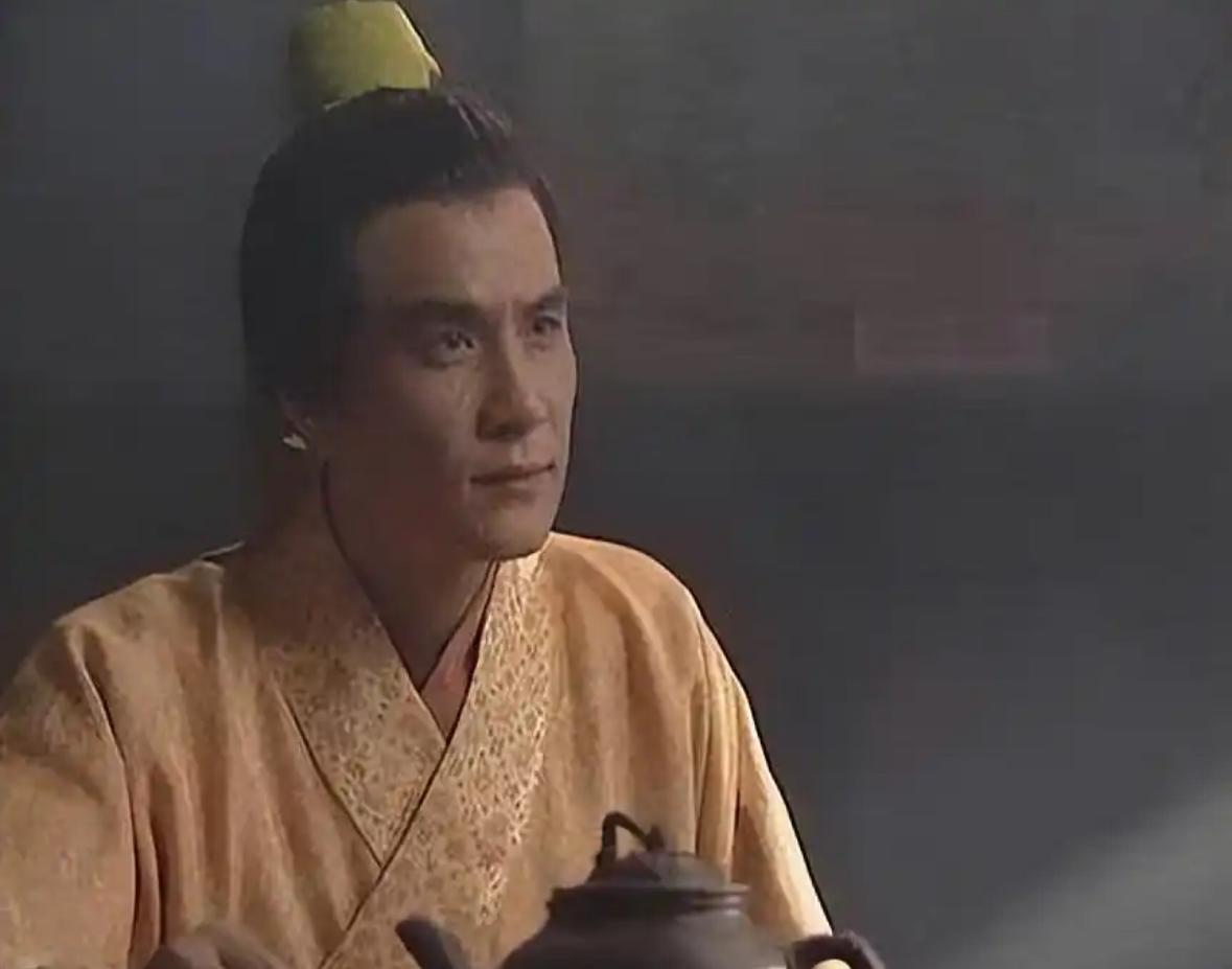 出大事了！

周四晚上，我们这里一个女人被老公活活掐死，然后又用被子裹起来放火烧