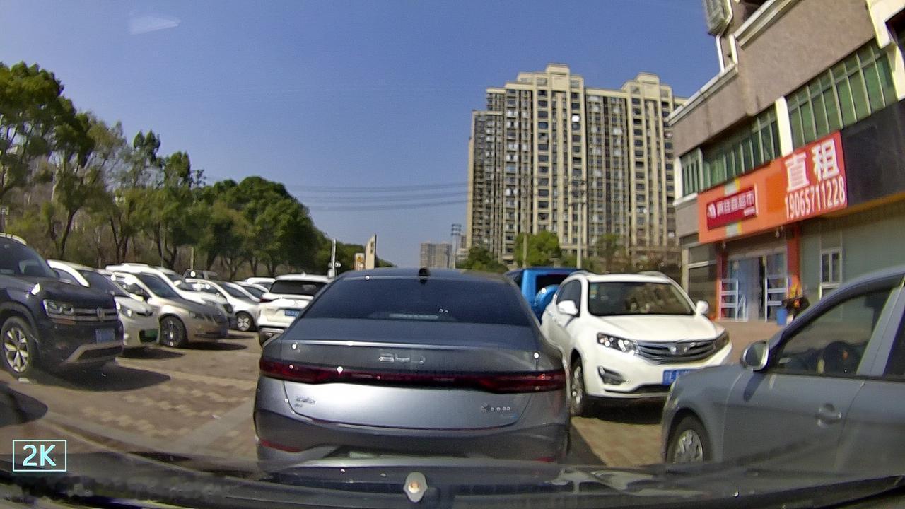 北方地区的燃油车销量比新能源车好，主要原因是北方天气比较冷，新能源车续航会大打折