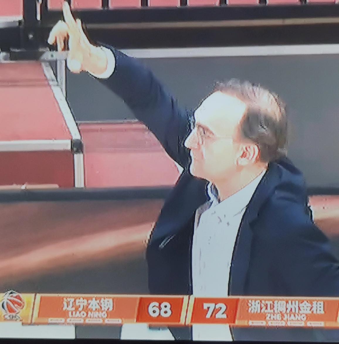 辽宁队今晚主场再负浙江队，从此我不再承认乌戈是战术大师。
再高明的战术也需要人去