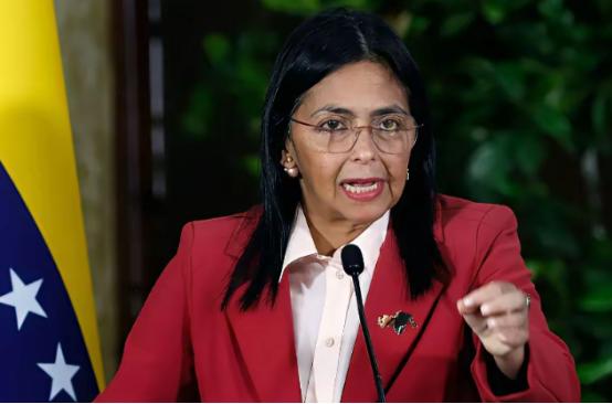 委内瑞拉不值得可怜！
 
坐拥全球第一的石油储量，却要靠放宽外资准入续命，委内瑞