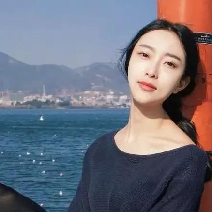 湖光潋滟晴方好，山色空蒙雨亦奇。湖光山色治愈系 秋之湖光山色 湖光秋色 雨后山色