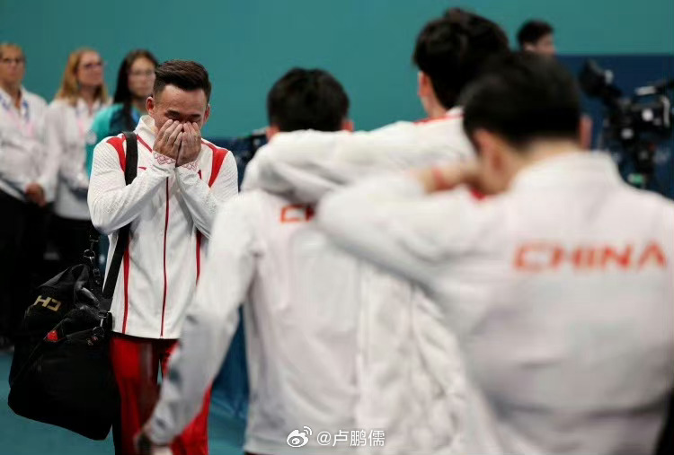 这张照片真的看了让人心碎💔#肖若腾说接受不了这个结果##奥运会##肖若腾被扣0