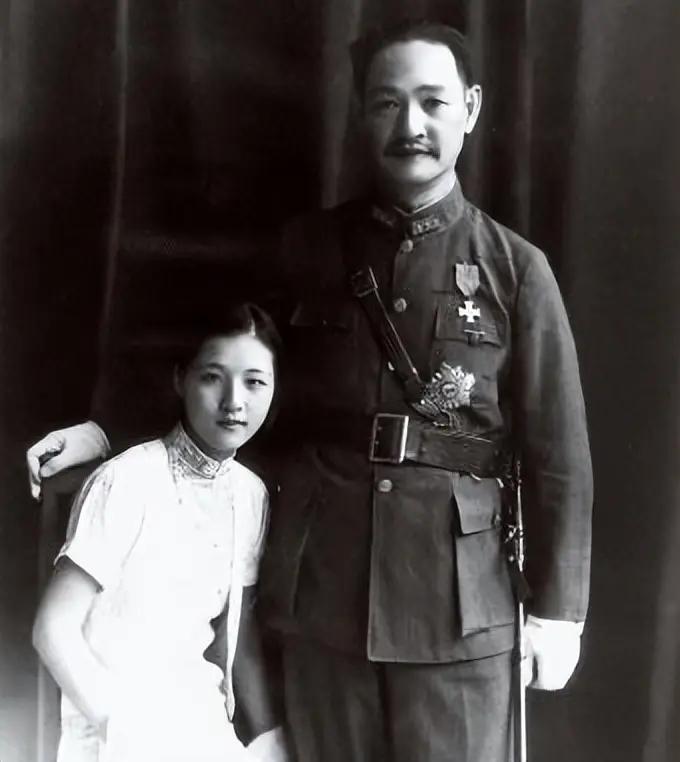 17岁少女被迫嫁56岁男人，直言不为他生孩子，婚后却自愿生下6女。1936年，只