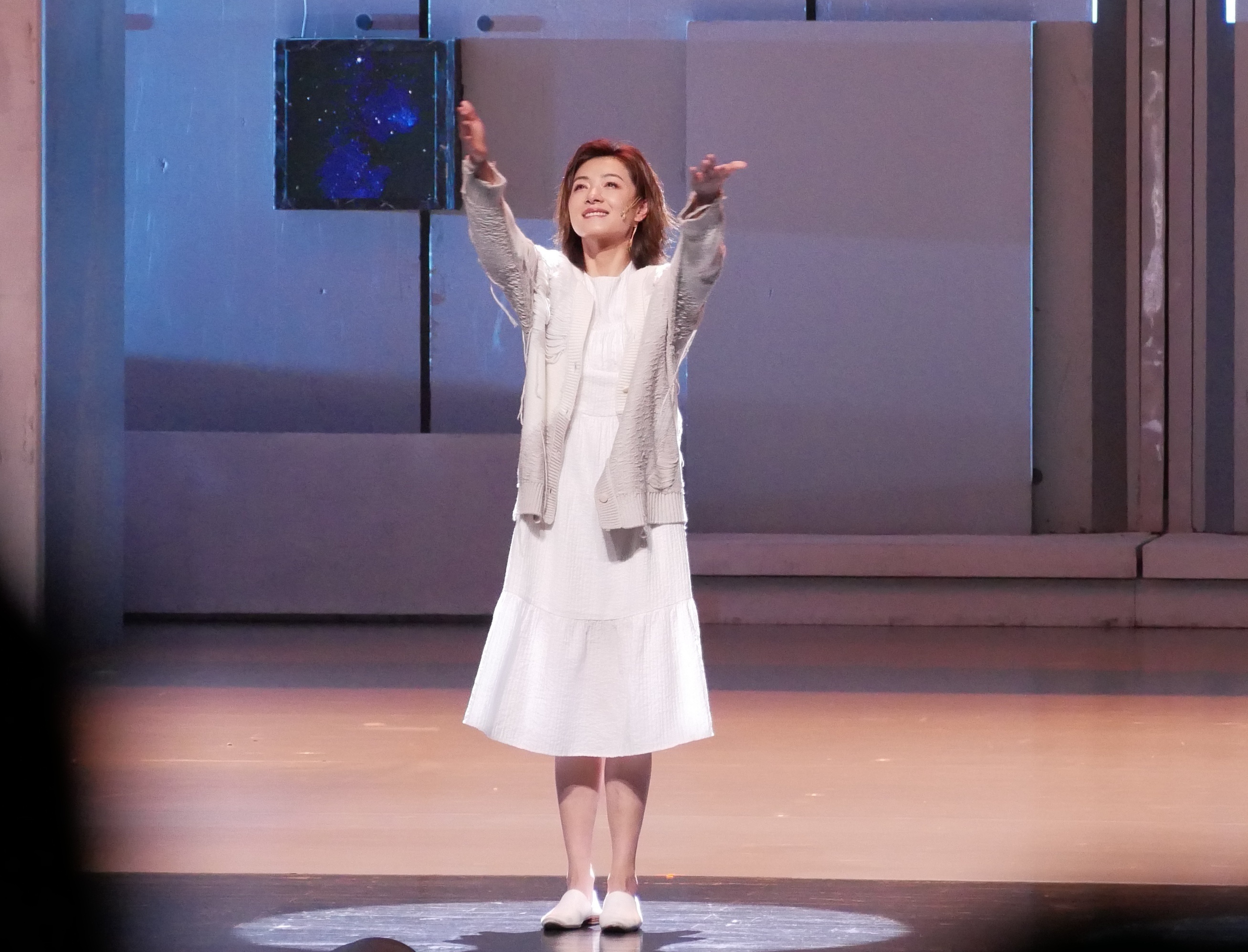 #万茜[超话]# wq#万茜icy# wq#万茜你好疯子# 像银河嚼碎黄昏 落日