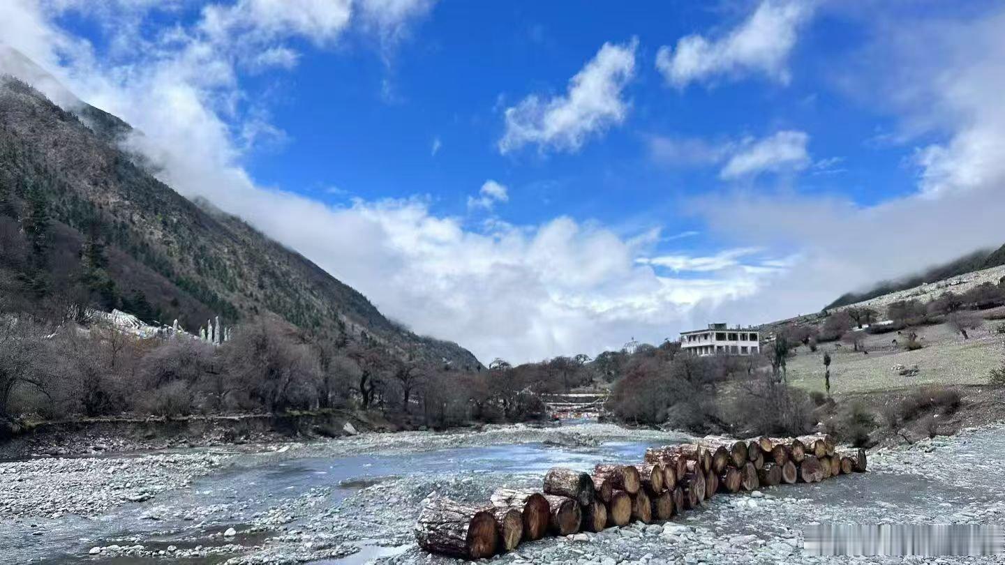 哲思呓语 守时是最基本的职业素养，也是对他人的尊重。凡事提前几分钟，不迟到不拖延