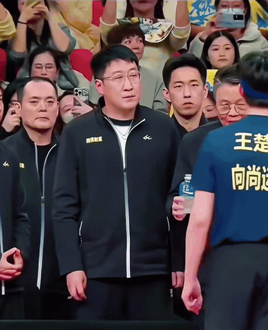 王楚钦拿了澳门世界杯，于是又有人拿他与樊振东相提并论，可是他能与樊振东相提并论吗