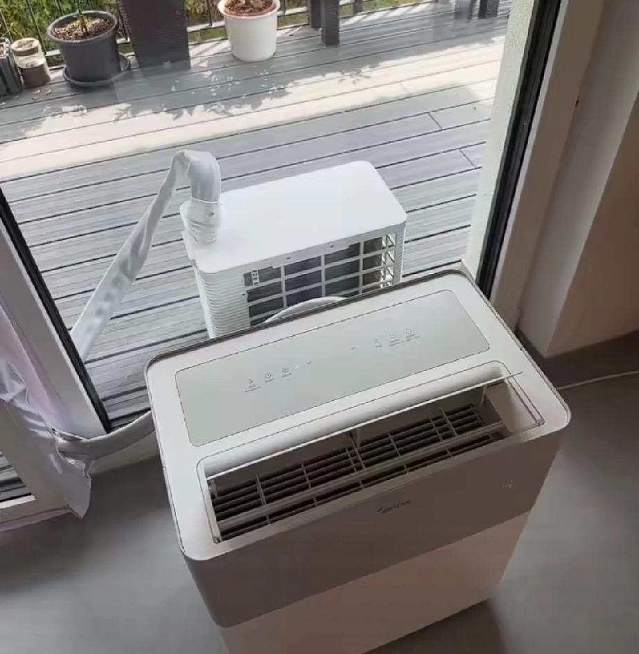 看到美的空调在欧洲走红后，我好奇查了一下这款“特供空调”，才发现空调的设计师真是
