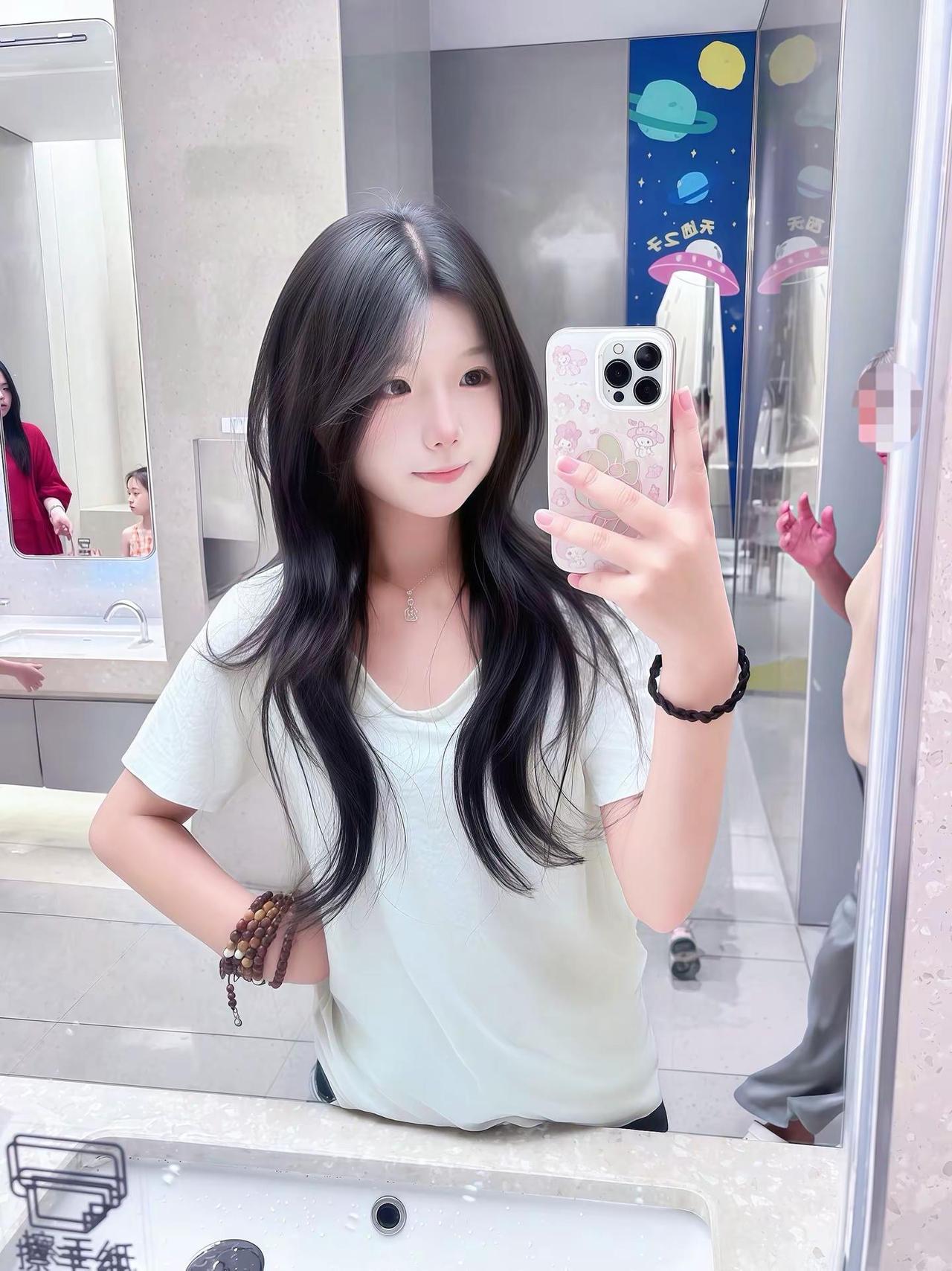 我的性格十分恶劣 但胜在脸实在乖巧