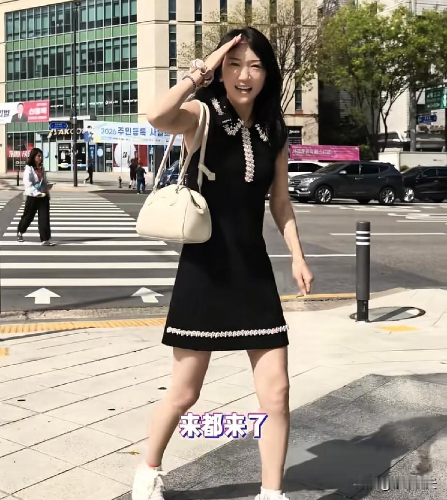 林丽这下亏大发了，估计连费用都挣不出来，更重要的是哪个品牌商还敢再找她？
昨天林
